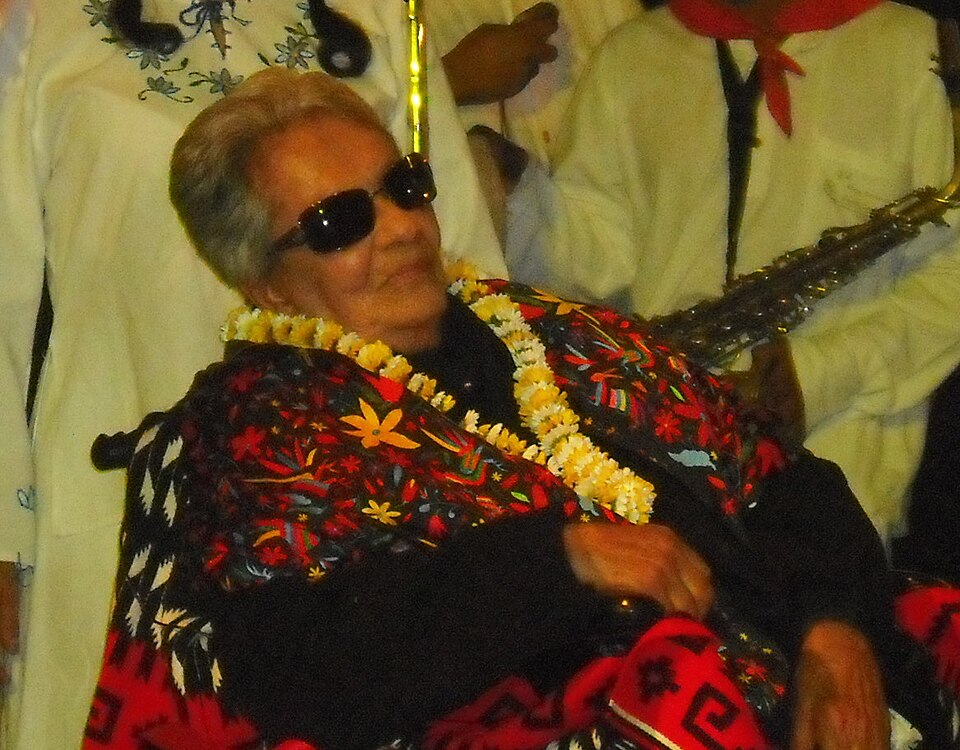 La carta natal de Chavela Vargas: el tikún de la voz áspera — la corriente que sube